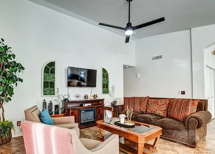 Route 66 Oasis In Downtown With Heated Pool & Mini Golf *