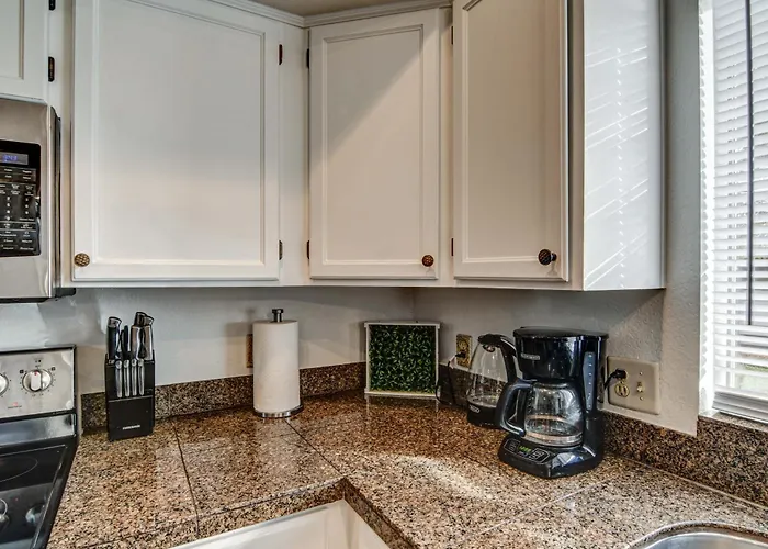 Route 66 Oasis In Downtown With Heated Pool & Mini Golf