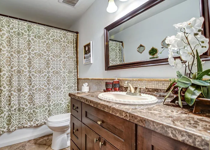 Route 66 Oasis In Downtown With Heated Pool & Mini Golf *