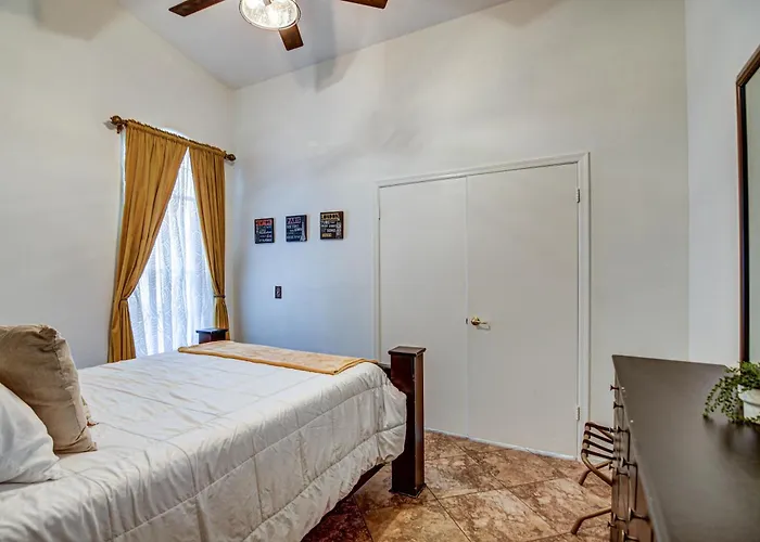 Holiday home Route 66 Oasis In Downtown With Heated Pool & Mini Golf