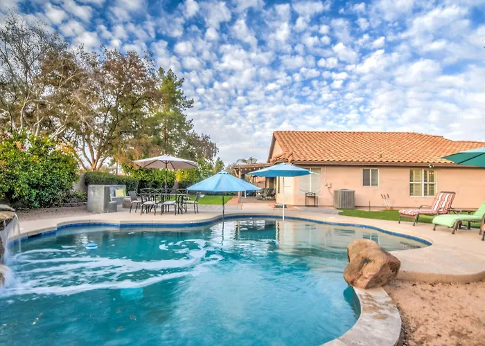 Route 66 Oasis In Downtown With Heated Pool & Mini Golf