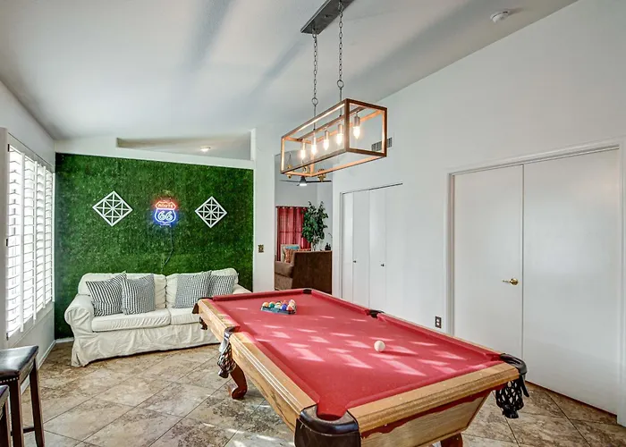 Route 66 Oasis In Downtown With Heated Pool & Mini Golf Holiday home Gilbert
